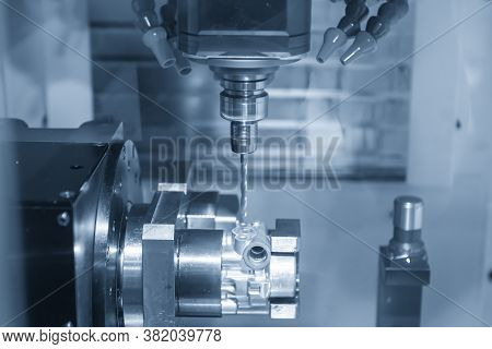 The Cnc Milling Machine With Rotary Table Machine The  Aluminium Automotive Casting Part . The Autom