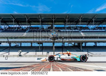 August 21, 2020 - Indianapolis, Indiana, USA: JAMES HINCHCLIFFE (29) of Toronto, Canada  practices for the Indianapolis 500 at the Indianapolis Motor Speedway in Indianapolis, Indiana.