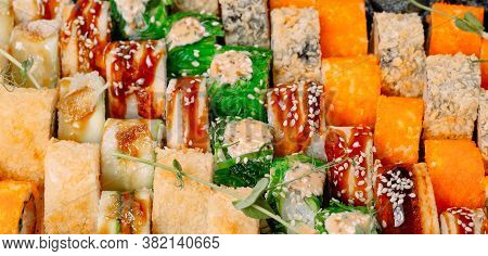 Many Types Of Shusha Are Stacked In A Row.