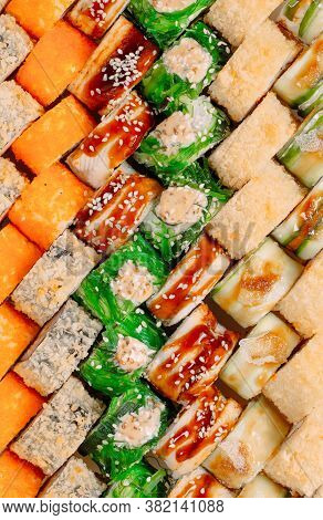 Many Types Of Shusha Are Stacked In A Row.