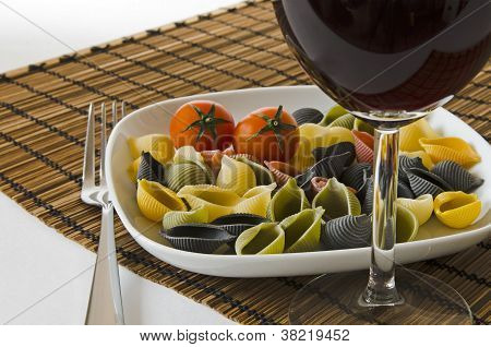 Italiaanse multicolor pasta