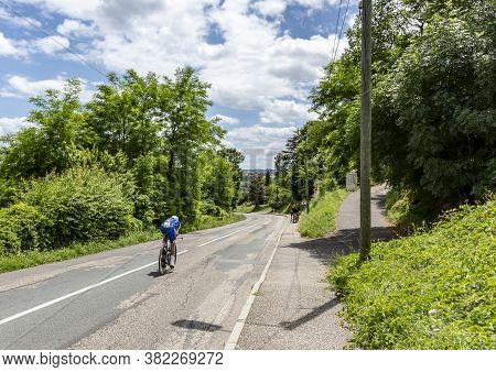 Bourgoin-jallieu, France - 07, May, 2017: The Argentine Cyclist Ariel Maximiliano Richeze Of Quick-s