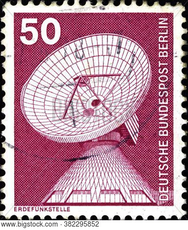 02 11 2020 Divnoe Stavropol Territory Russia The Postage Stamp Germany 1975 Industry And Tecnic Dish