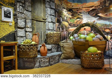 Manila, Ph - Jan 3 - Food Trading Of Estero De Binondo At Chinatown Museum On January 3, 2020 In Man
