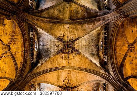 Barcelona, Catalonia, Europe, Spain, September 22, 2019. Awesome Interior Of The Cathedral Of The Ho