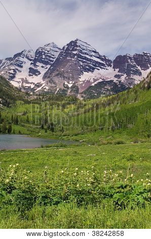 Colorado Maroon çan doruklarına