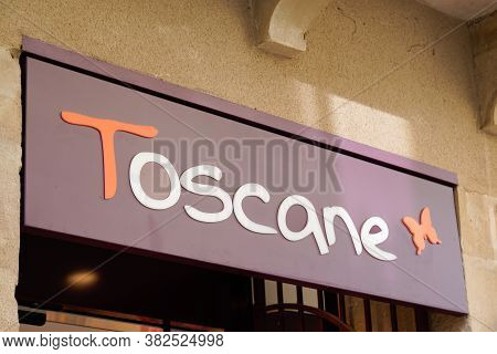 Bordeaux , Aquitaine / France - 08 16 2020 : Toscane Logo Sign For Woman Fashion Boutique Clothing S