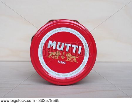 Parma - Aug 2020: Mutti Jar Of Tomato Sauce With Basil