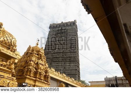 Murdeshwar Temple Rajagopuram Entrance With Flat Sky Image Is Take At Murdeshwar Karnataka India At 