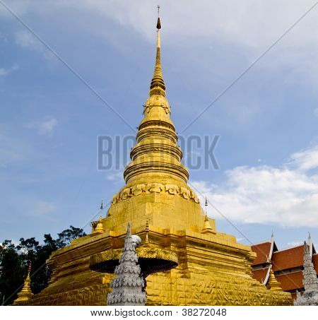 Arany Pagoda tartalmaz a Szent Buddha Relics4