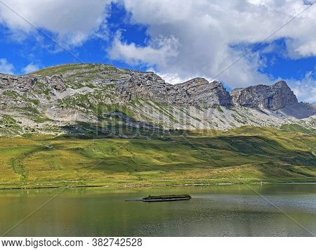 Alpine Peaks Gross Hohmad, Chli Hohmad And Barglen Schiben Above The Melchtal Valley And In The Uri 