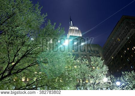 Midtown, Manhattan, New York City, Ny, United States - April 19, 2011: Top Of The Empire State Build