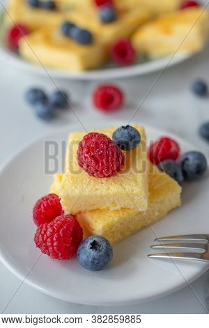 Sweet Home Made Vanilla Pudding Pie With Berries