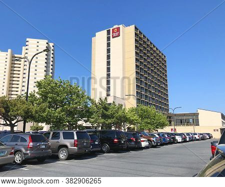 Ocean City, Md: Clarion Hotel Oceanfront High-rise Building Located On 101st Street And Coastal High
