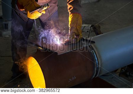 Manual Arc Welding Of Process Pipelines And Metal Structures For An Oil Refinery In Russia