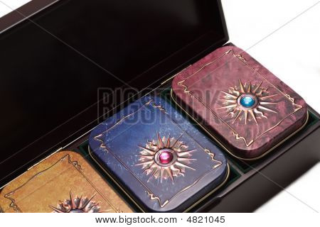 Çay kutusunda, değişken dört ambalaj demir