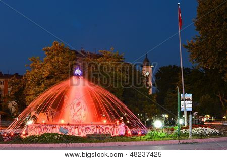 Kutahya, Türkei - die Vase-Denkmal im Zentrum Stadt