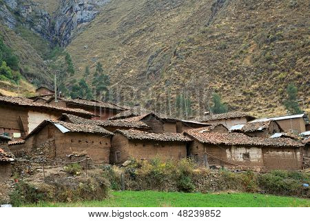 Mountain village Cordiliera Huayhuash, Gennemlæsning, Sydamerika