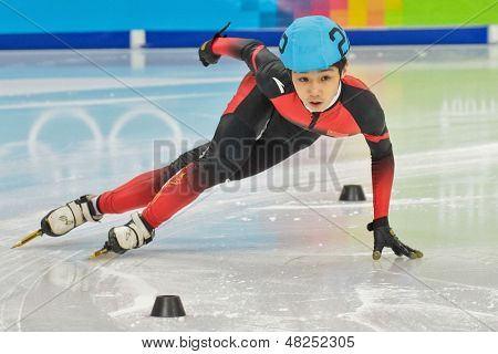 INNSBRUCK, Rakousko - 18. ledna Xiucheng Lu (Čína) vyhraje finále short track C 1000m na Jan