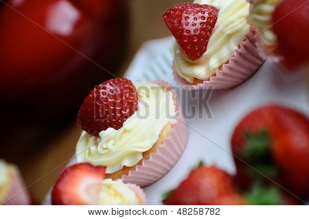 Friske jordbær og vanille Cupcakes