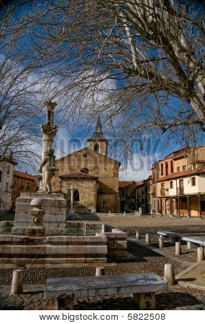 Plaza Del Grano v Leon. Španělsko