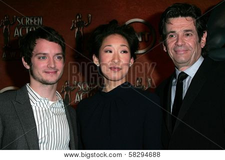 Elijah Wood with Sandra Oh and Alan Rosenberg at the press conference announcing the nominations for the 13th Annual Screen Actors Guild Awards. Pacific Design Center, West Hollywood, CA. 01-04-07