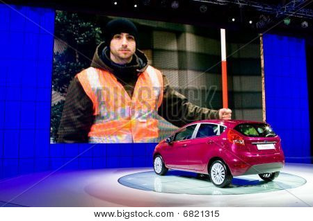 Moskva, Rusland - 27 August: Rød Ford Fiesta i Moskva internationale udstilling Interauto August 2