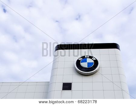 Bmw Automobile  Dealership Exterior