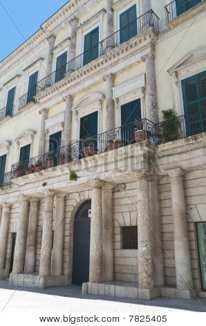 Melodia palác. Altamura. Apulie.