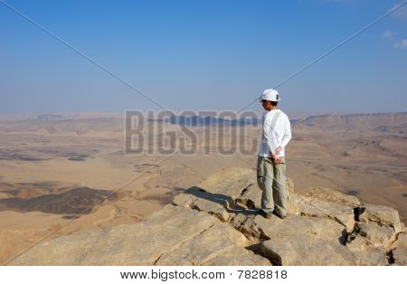 Bir çocuk Cliff yakınındaki seçme oteller