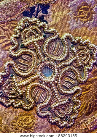 Embroidery pearls