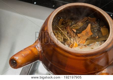 decocting Chinese medicinal herbs with enamel pot