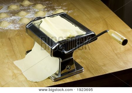 Maschine mit Pasta