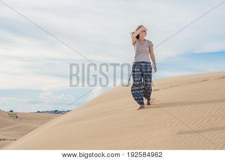 The Heat In The Desert. Sunstroke, Insolation Thermoplegia