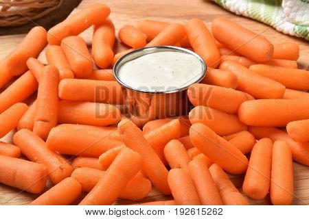 Baby carrots with ranch salad dressing dip