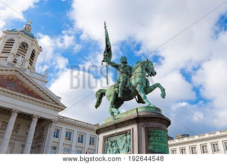 Godefroid de Bouillon Statue and St Jacques Church in Brussels, Belgium. The statue was inaugurated on August 15, 1848.
