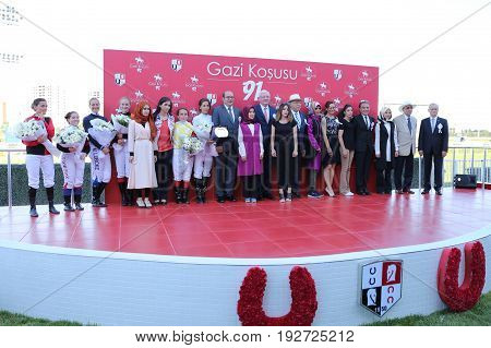 Istanbul Horse Race