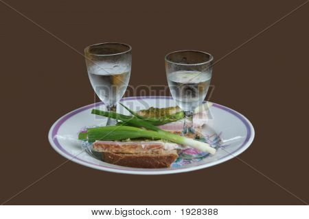 Zwei Weingläser Wodka