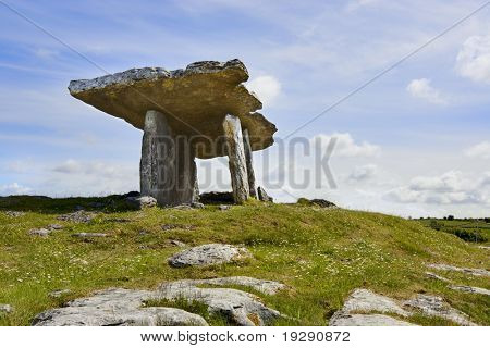 Poulnabrone Dolmen Steine in der Republik Irland