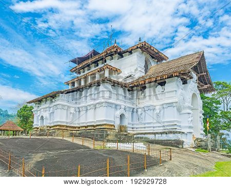The Unique Temple In Udunuwara