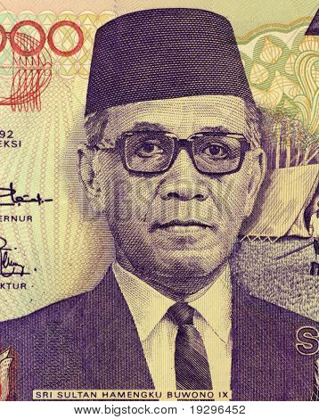 Indonesien - ca 1992: Sri Sultan Hamengku Buwono IX (1912-1988) på 10000 Rupiah 1992 sedel fro