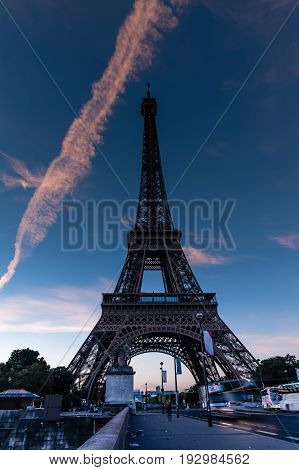 Sunrise over the Eiffel Tower on the Iena Bridge, Paris, France