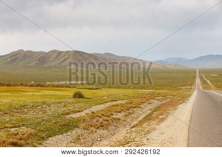 Asphalt Road Sukhe Bator - Darkhan In Mongolia, Beautiful Landscape