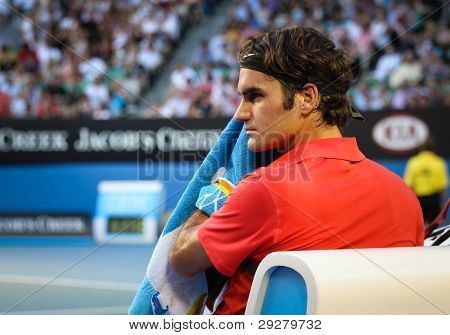 MELBOURNE - gennaio 22:Roger federer della Svizzera in hiw quarto turno vittoria sopra Bernard Tomic di Au