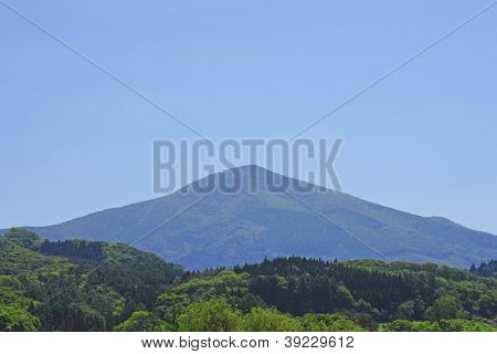 Mt.himakmi i błękitne niebo