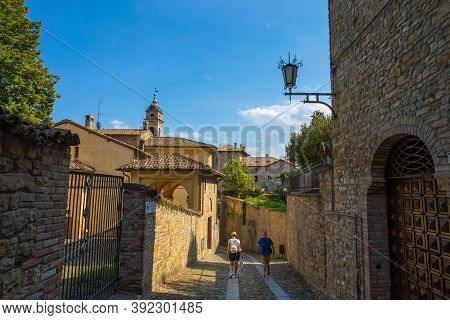 Castell' Arquato, Italy, August, 25, 2020 - View Of The Medieval Town Of Castell'arquato, Piacenza P