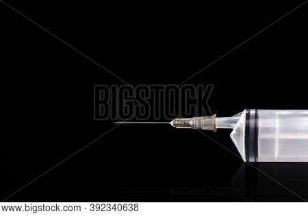 Medical Syringe, Needle-focused Injection, Macro Photography, Spot Focus