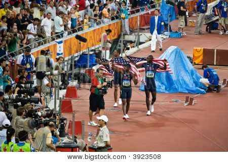 สหรัฐอเมริกา Hurdlers นำชัยตัก