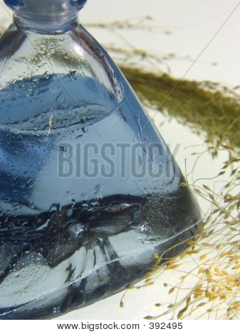 Niebieski butelki perfum