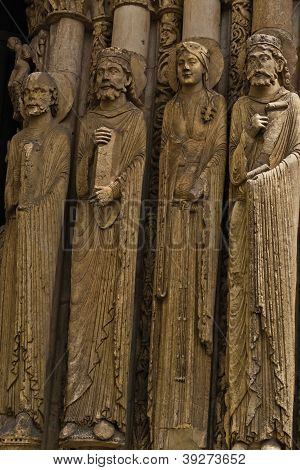 Estátuas da Catedral de Chartres